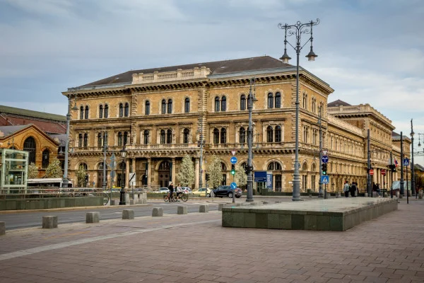 شرایط اخذ پذیرش و اپلای در دانشگاه کوروینوس مجارستان