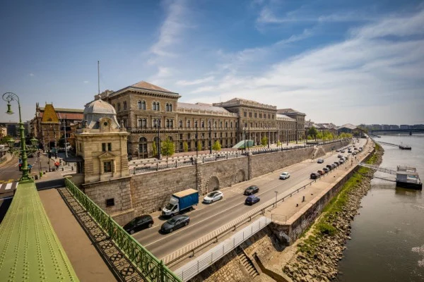 مؤسسات دانشگاه کوروینوس بوداپست